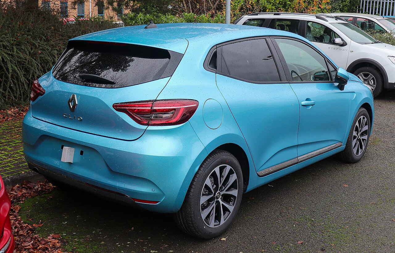 2019 Renault Clio Iconic Rear.jpg