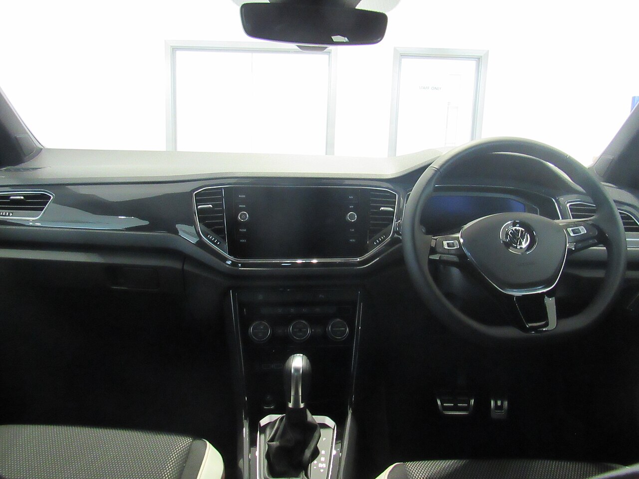 2018 Volkswagen T-Roc Interior.jpg