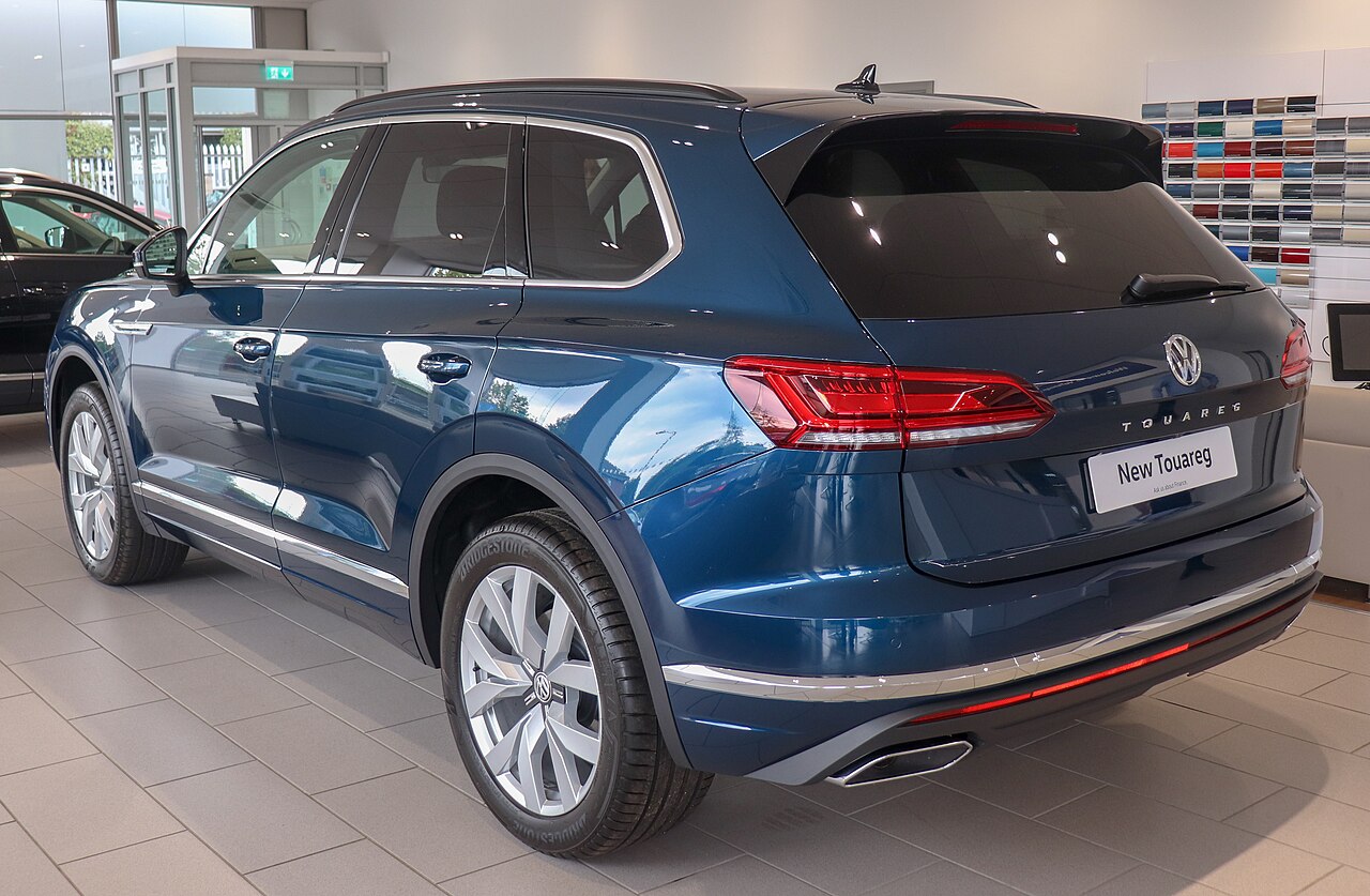2018 Volkswagen Touareg Rear (1).jpg